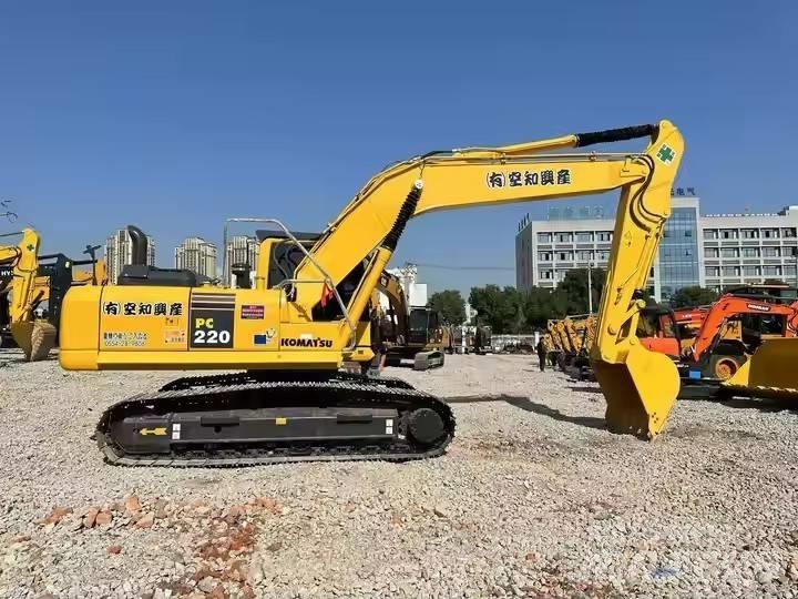 Komatsu PC 220 Vikšriniai ekskavatoriai
