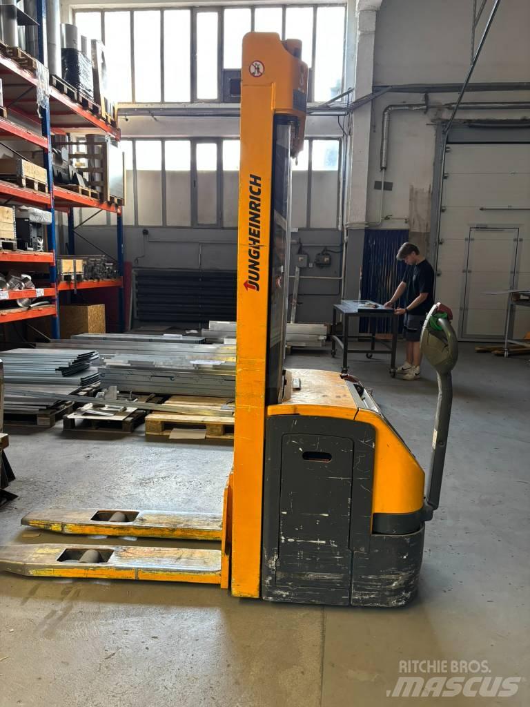 Jungheinrich EJC216 Rankiniai vėžimėliai