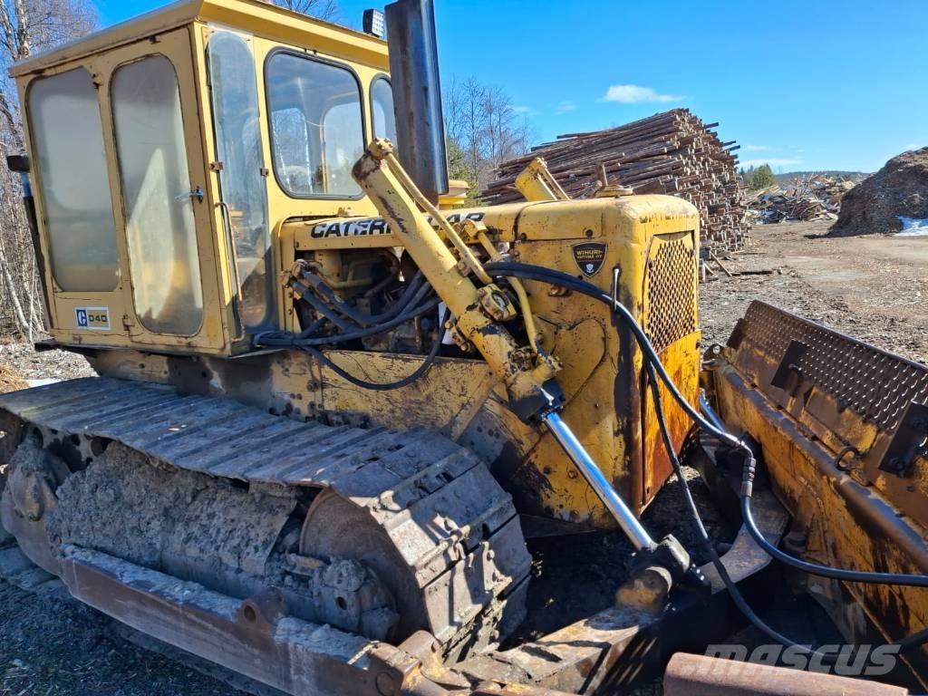 CAT D 4 D Vikšriniai buldozeriai