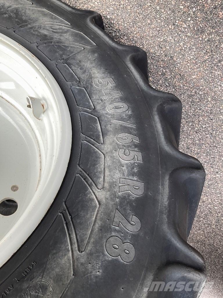 Valtra N174 Versu Traktoriai