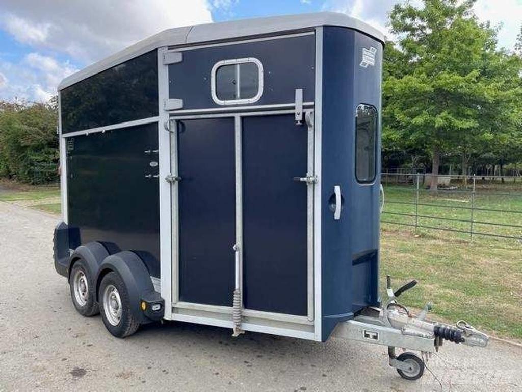 Ifor Williams HB 511 Gyvulių pervežimo priekabos