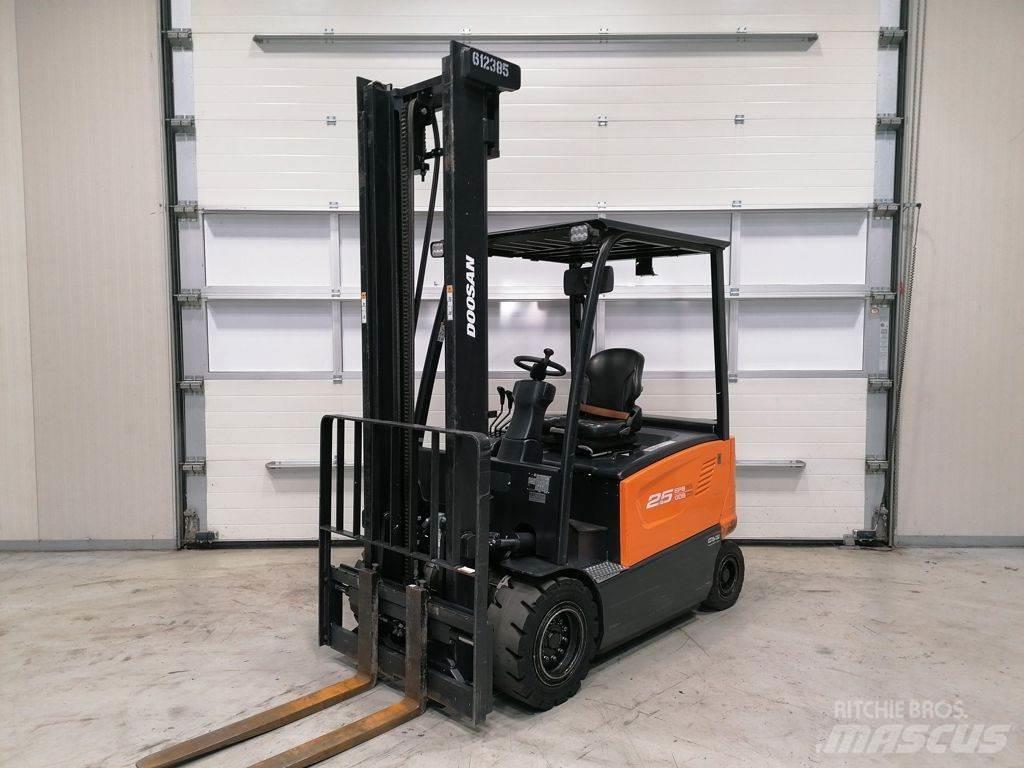 Doosan B25X-7 Elektriniai šakiniai krautuvai