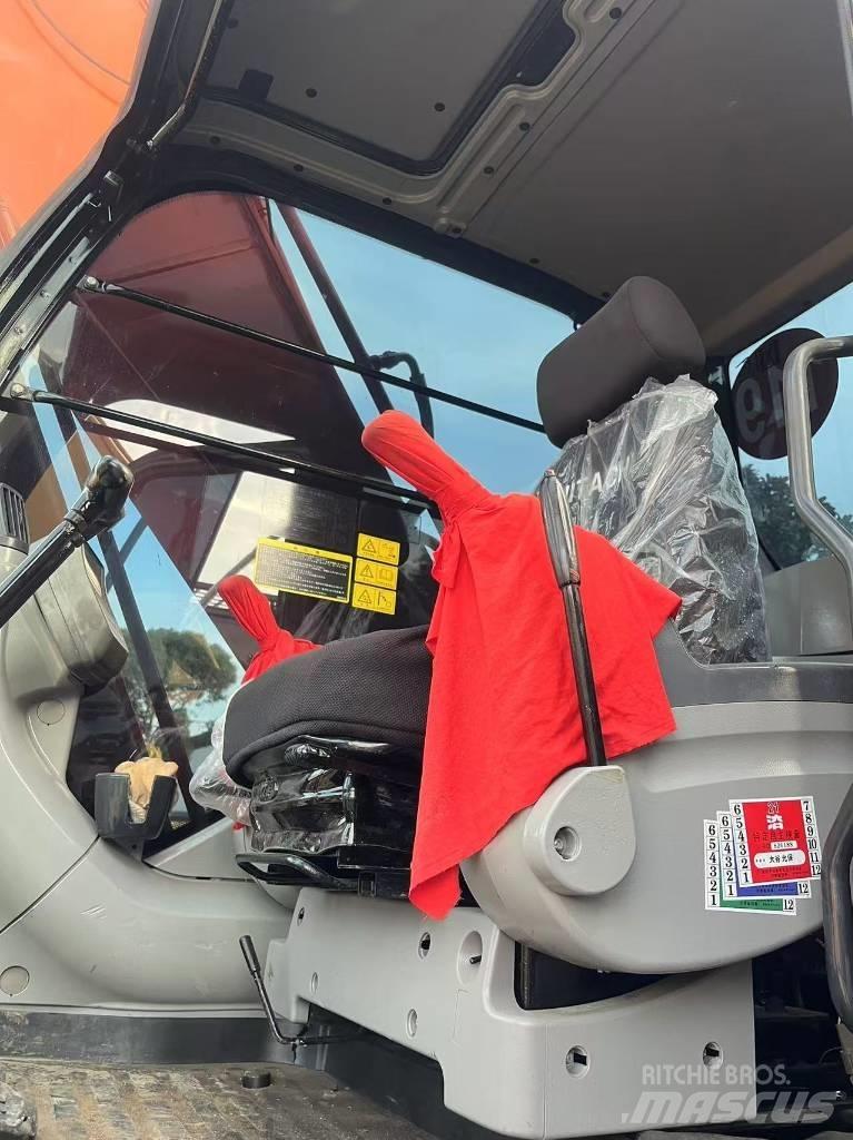 Hitachi ZX 200 Vikšriniai ekskavatoriai