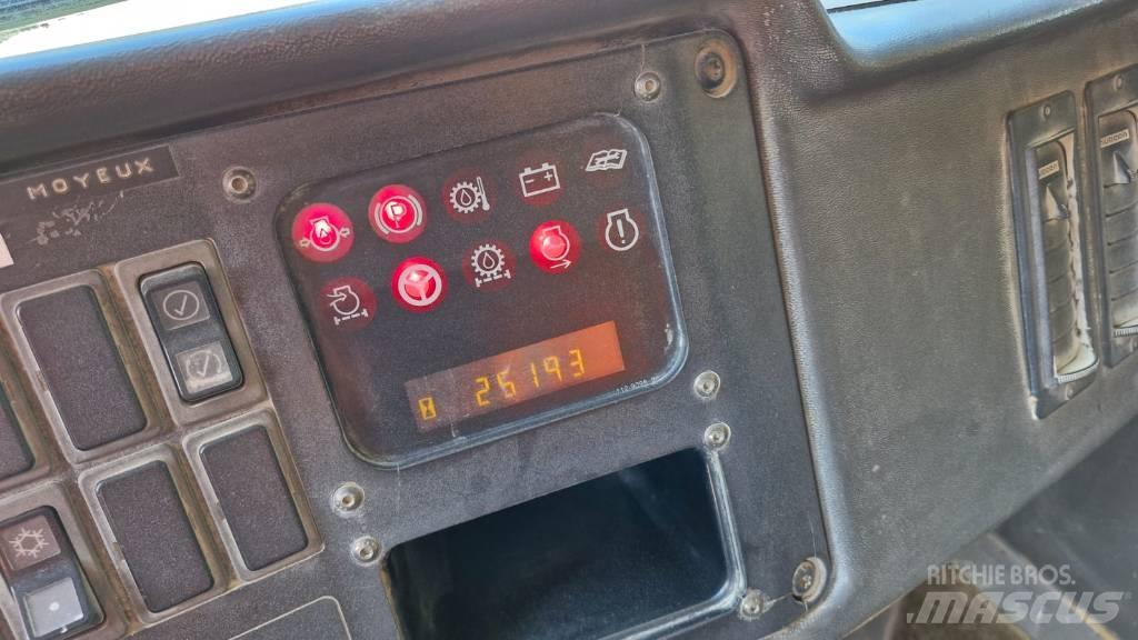CAT 771D Atliekų išvežimo technika
