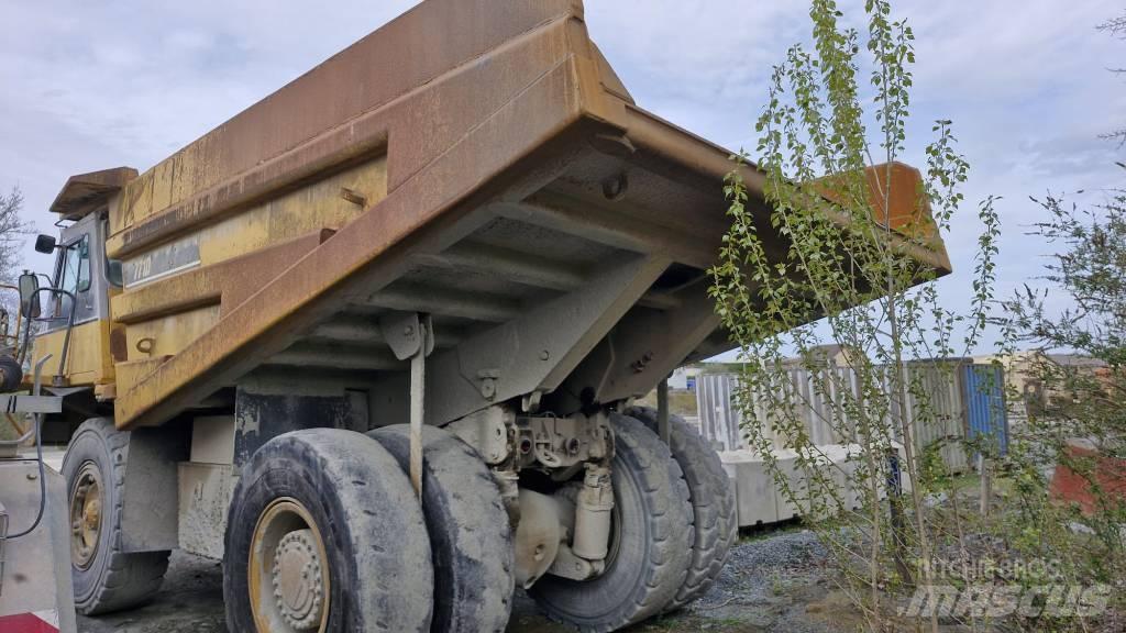 CAT 771D Atliekų išvežimo technika
