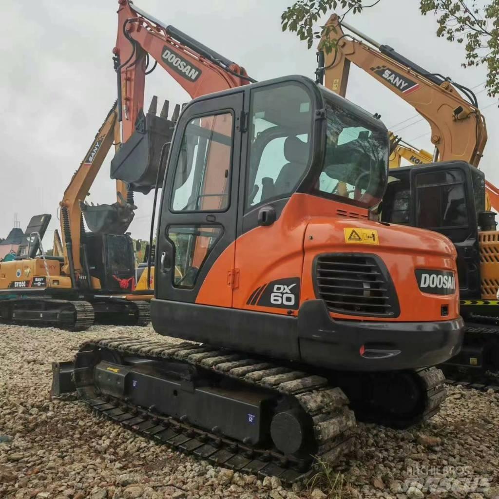 Doosan DX60 Mini ekskavatoriai < 7 t