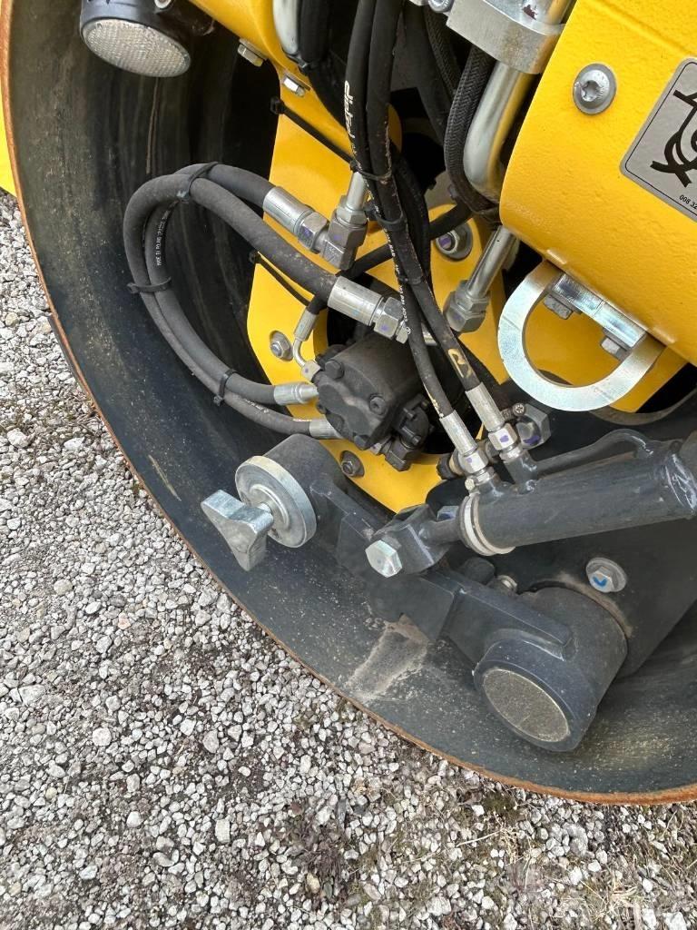 Bomag BW 138 AD-5 Porinių būgnų volai