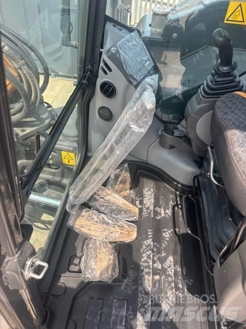 CASE CX 90 D Vidutinės galios ekskavatoriai 7-12 t