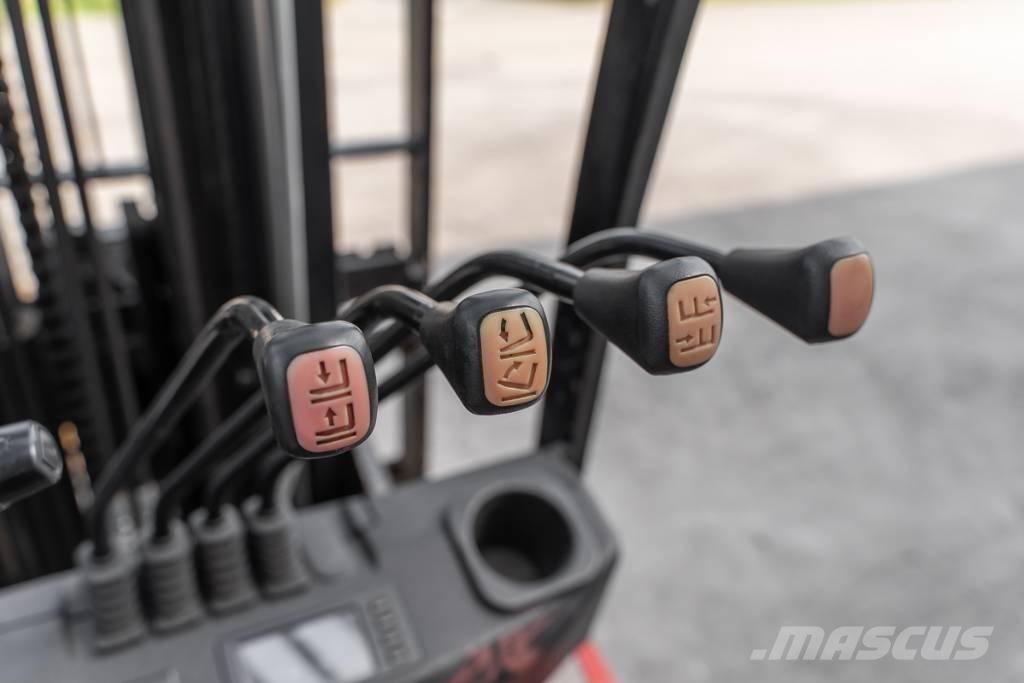 Manitou MI 30 D Dyzeliniai krautuvai