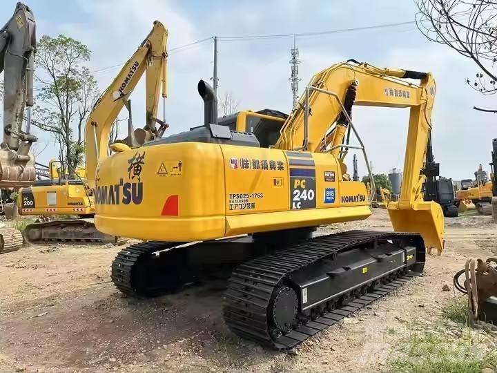 Komatsu PC240 Vikšriniai ekskavatoriai