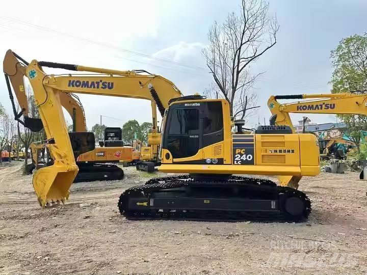Komatsu PC240 Vikšriniai ekskavatoriai