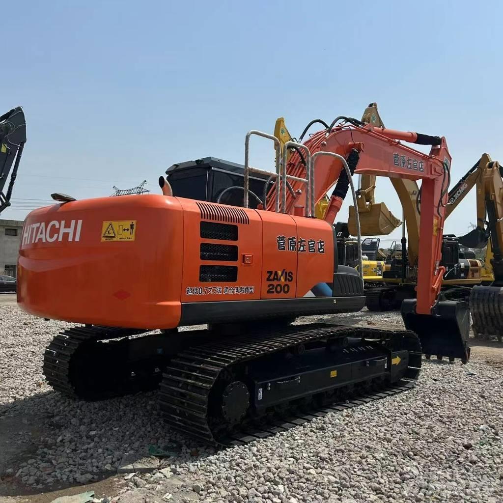 Hitachi 200-3 Vikšriniai ekskavatoriai