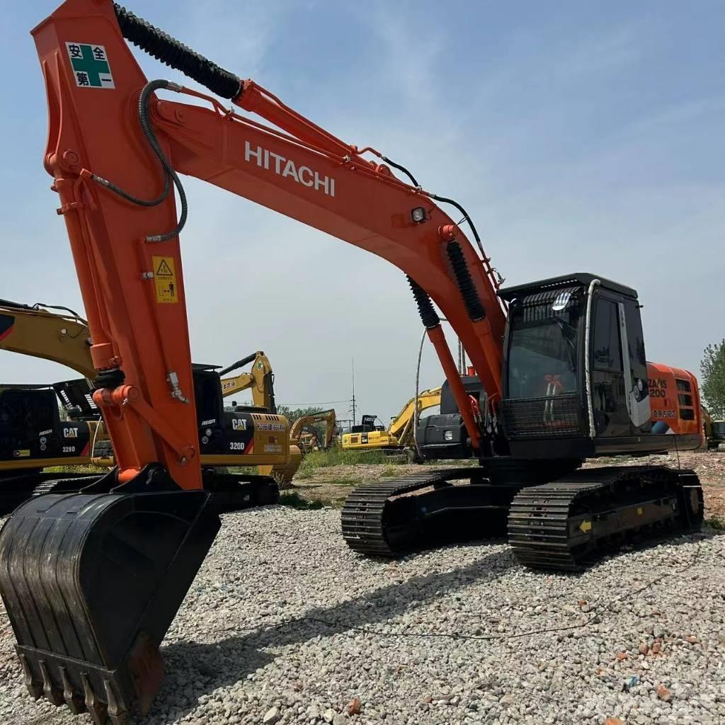 Hitachi 200-3 Vikšriniai ekskavatoriai