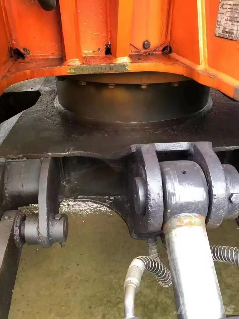 Hitachi ZX 75 Vidutinės galios ekskavatoriai 7-12 t