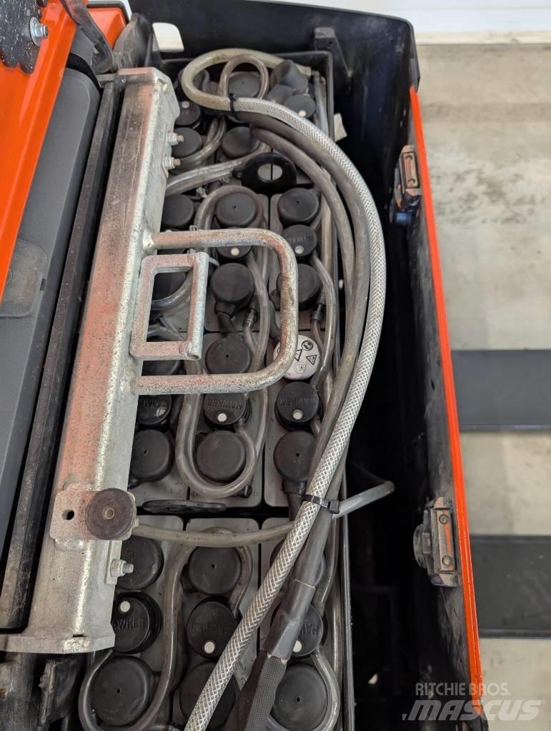 Toyota 10794 LPE200 Elektriniai šakiniai krautuvai