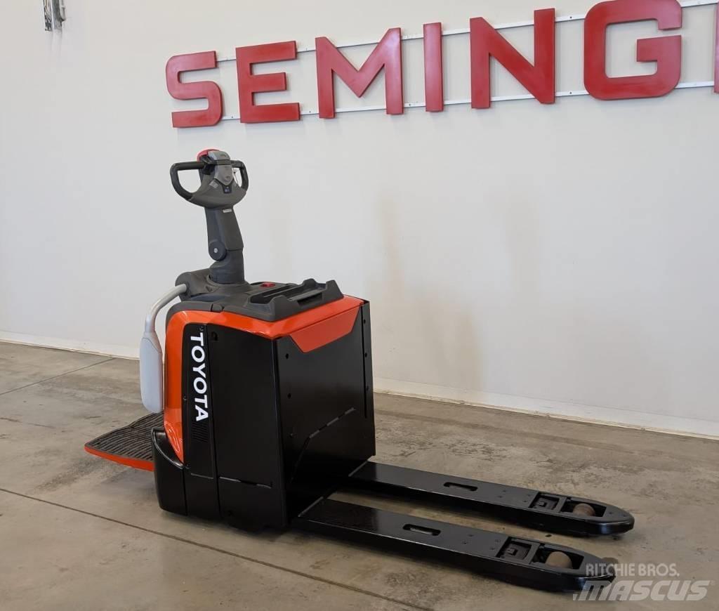 Toyota 10794 LPE200 Elektriniai šakiniai krautuvai