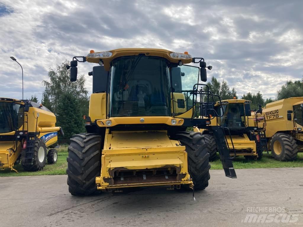 New Holland CX 8070 Derliaus nuėmimo kombainai