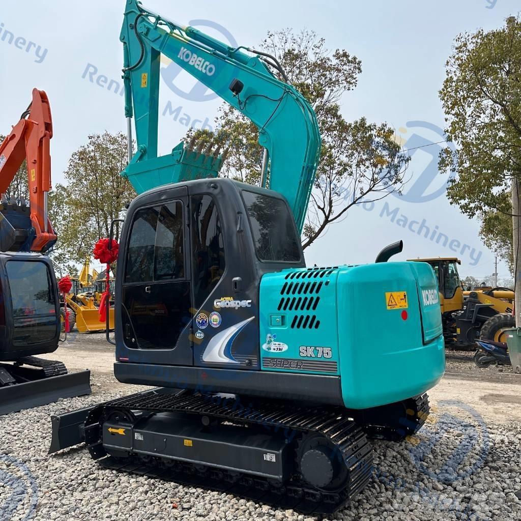 Kobelco SK75 Vikšriniai ekskavatoriai