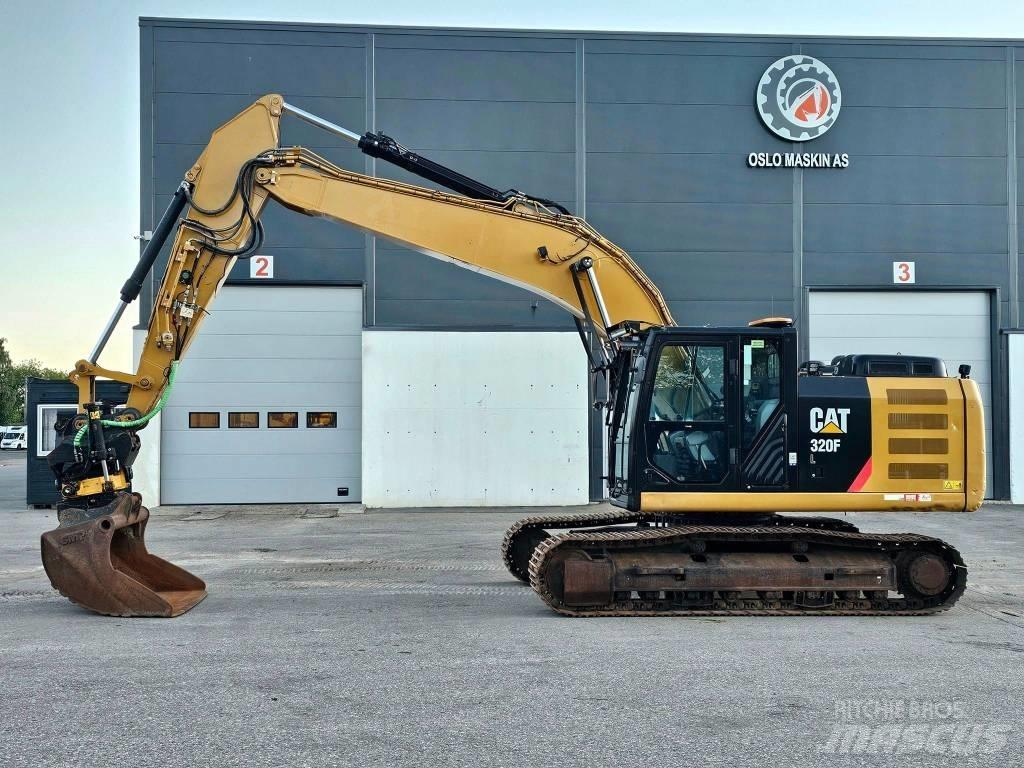 CAT 320 FL Vikšriniai ekskavatoriai