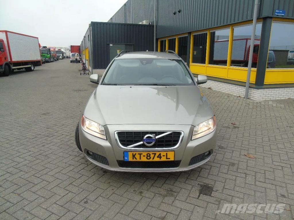 Volvo V70 + manual Lengvieji automobiliai