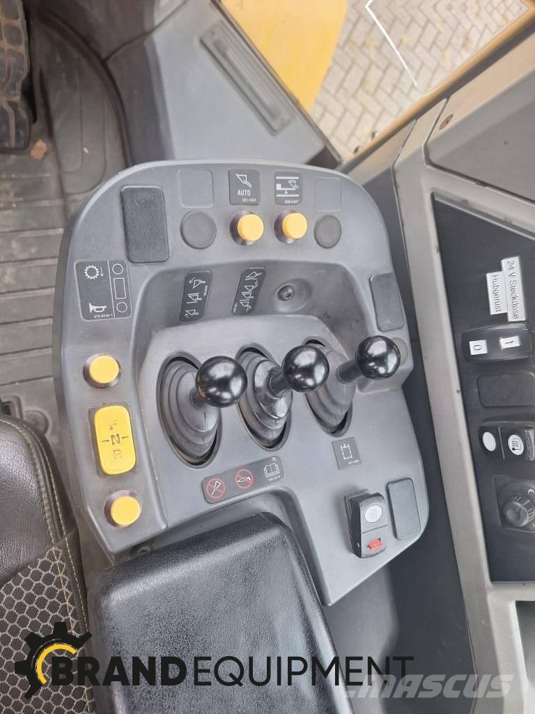 CAT 950M Naudoti ratiniai krautuvai