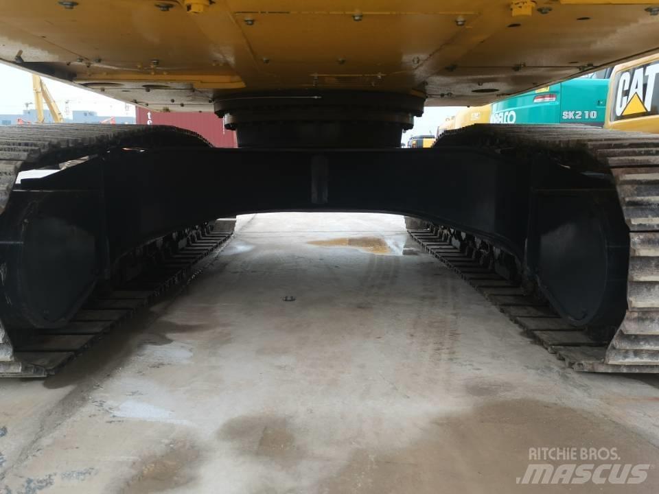 Komatsu PC 220-8 Vikšriniai ekskavatoriai