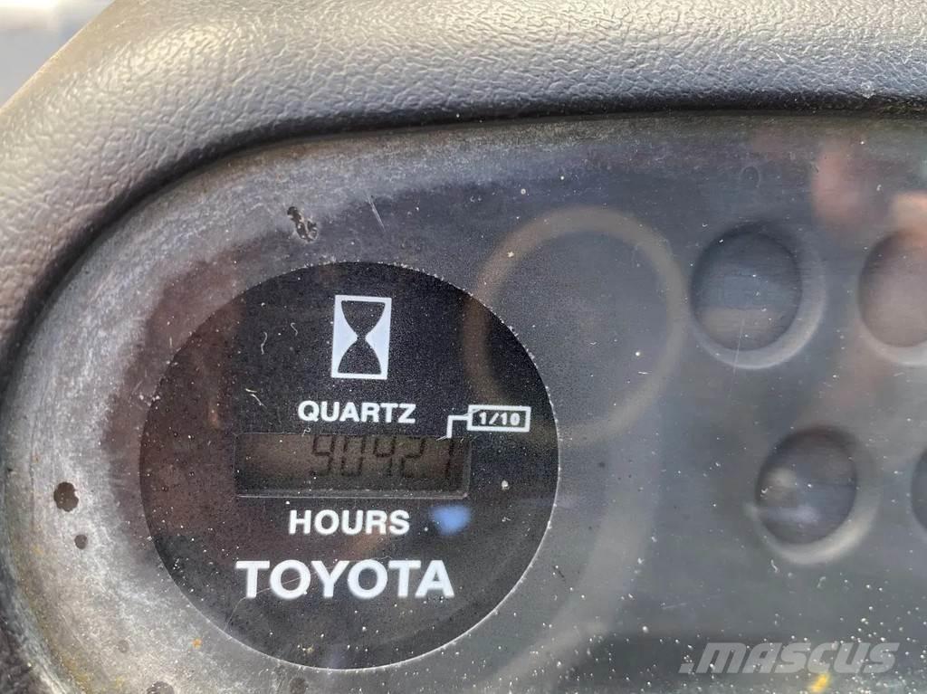 Toyota 42-6FGF25 LPG (dujiniai) krautuvai