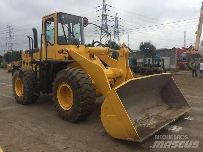 Komatsu WA 320 Ekskavatoriniai krautuvai