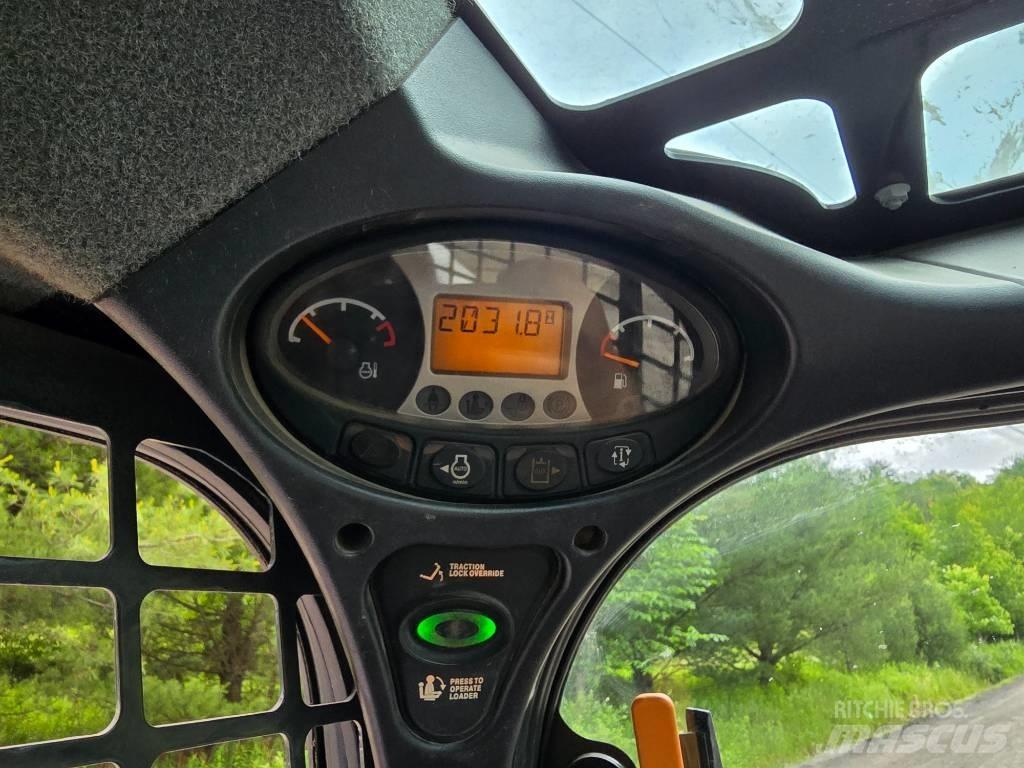 Bobcat T 650 Krautuvai su šoniniu pasukimu
