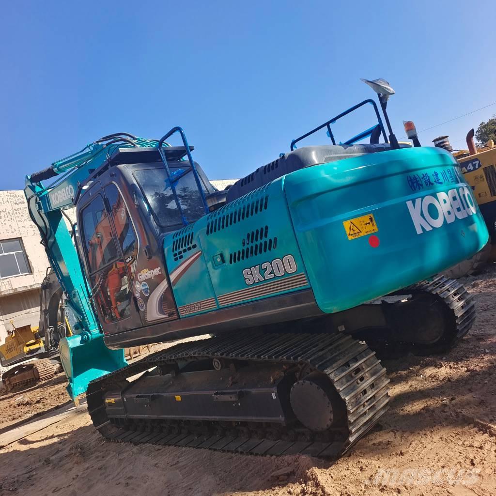 Kobelco SK 200 Vikšriniai ekskavatoriai