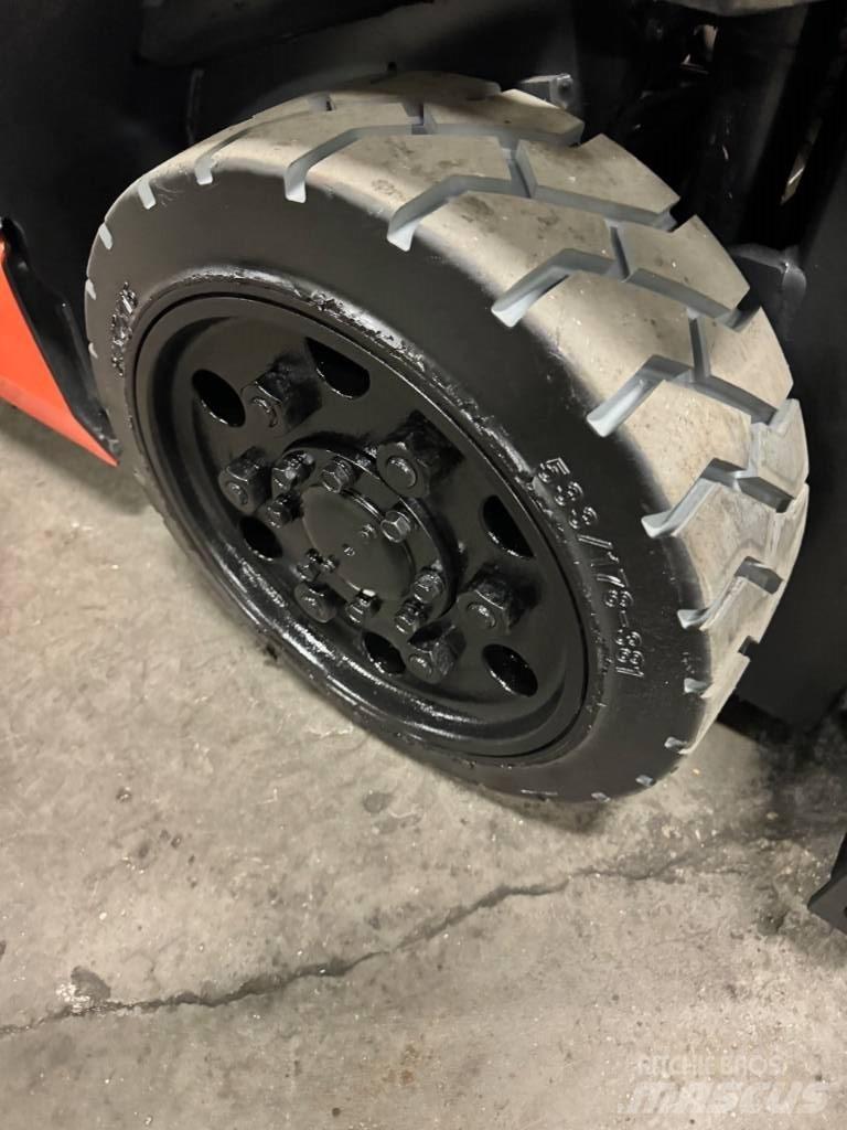 Toyota 8 FG CU 25 Šakiniai krautuvai - Kita
