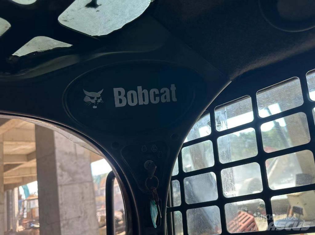 Bobcat S750 Krautuvai su šoniniu pasukimu