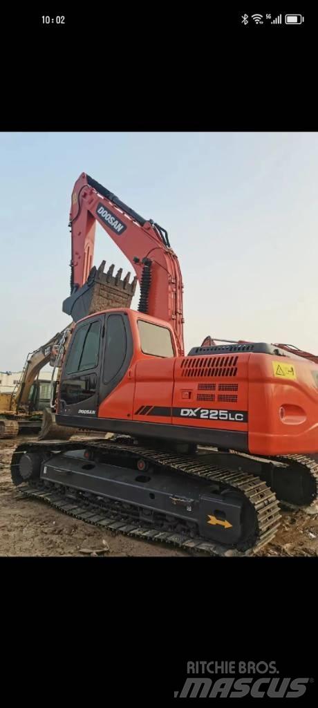 Doosan DX 220 Vikšriniai ekskavatoriai