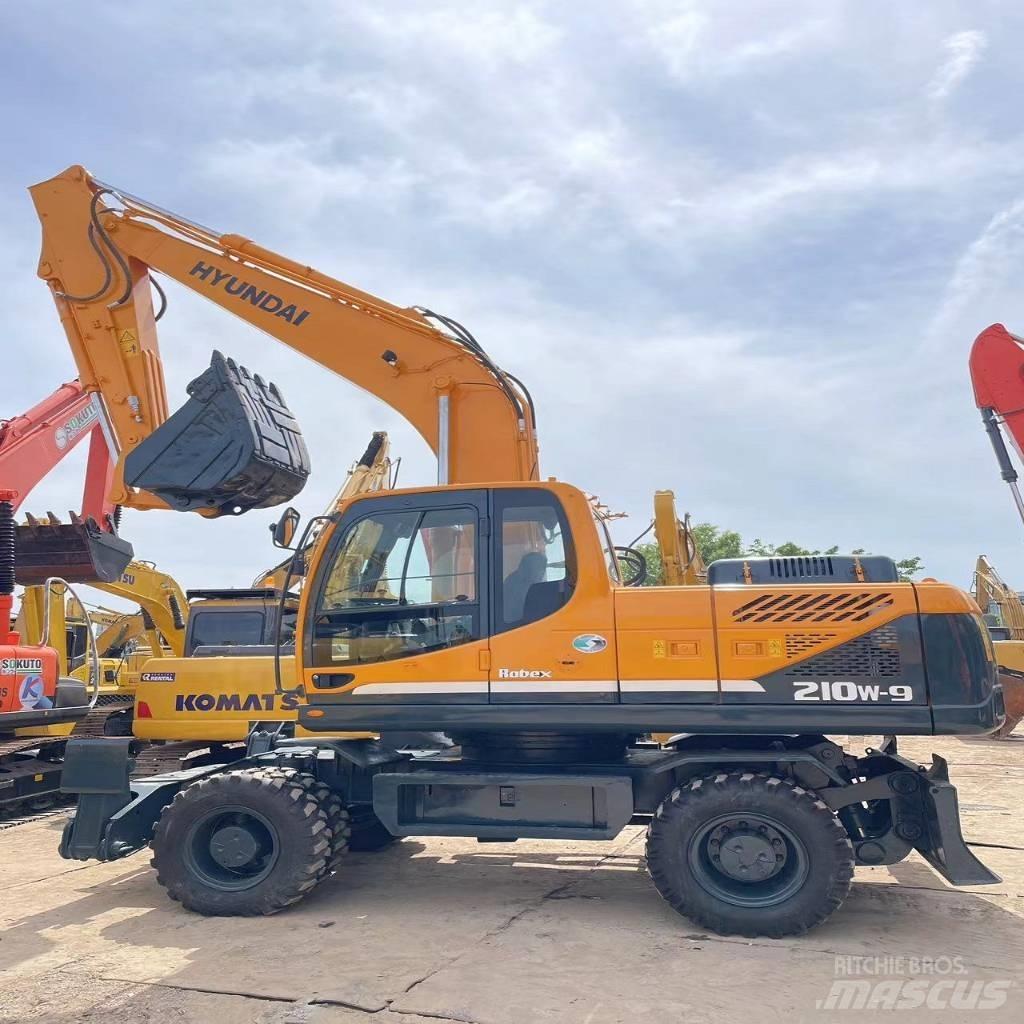 Hyundai R210W-9 Ratiniai ekskavatoriai