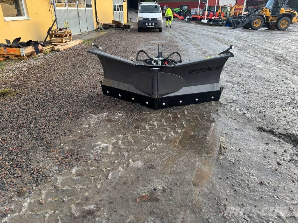 Pronar PUV 2400 M Sniego peiliai ir valytuvai