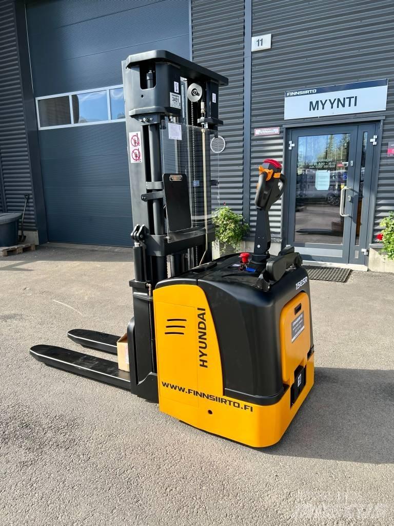 Hyundai 15ESR Savaeigiai rietuvai