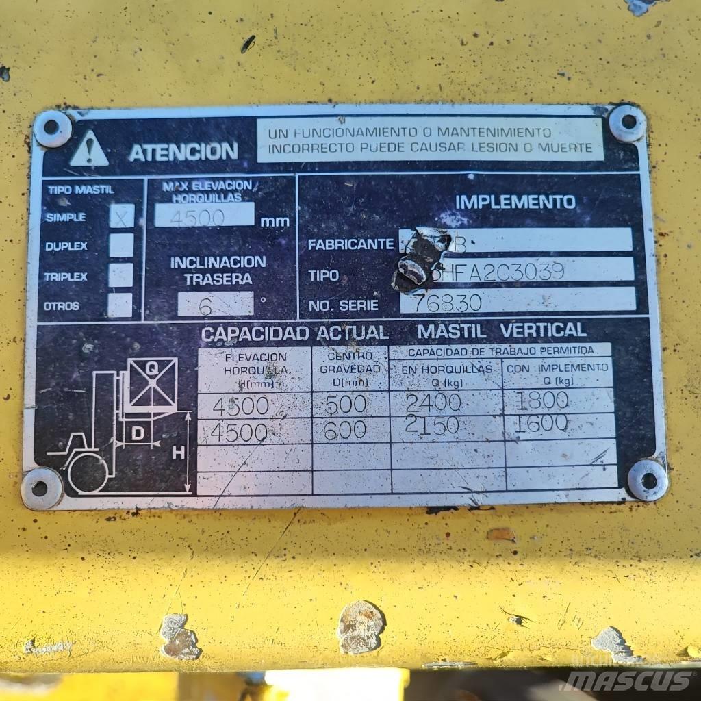 CAT DP 25 Dyzeliniai krautuvai
