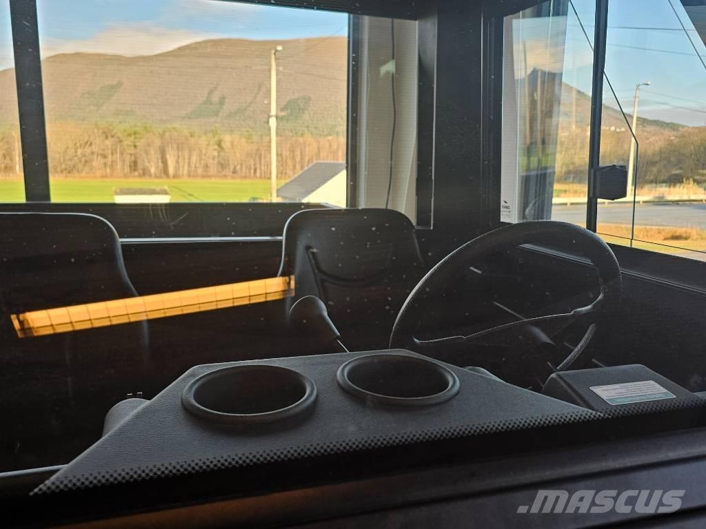 Corvus EX4 CAB Traktoriai