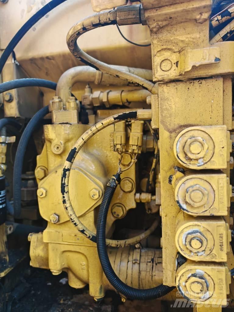 Komatsu PW 130ES-6K Ratiniai ekskavatoriai
