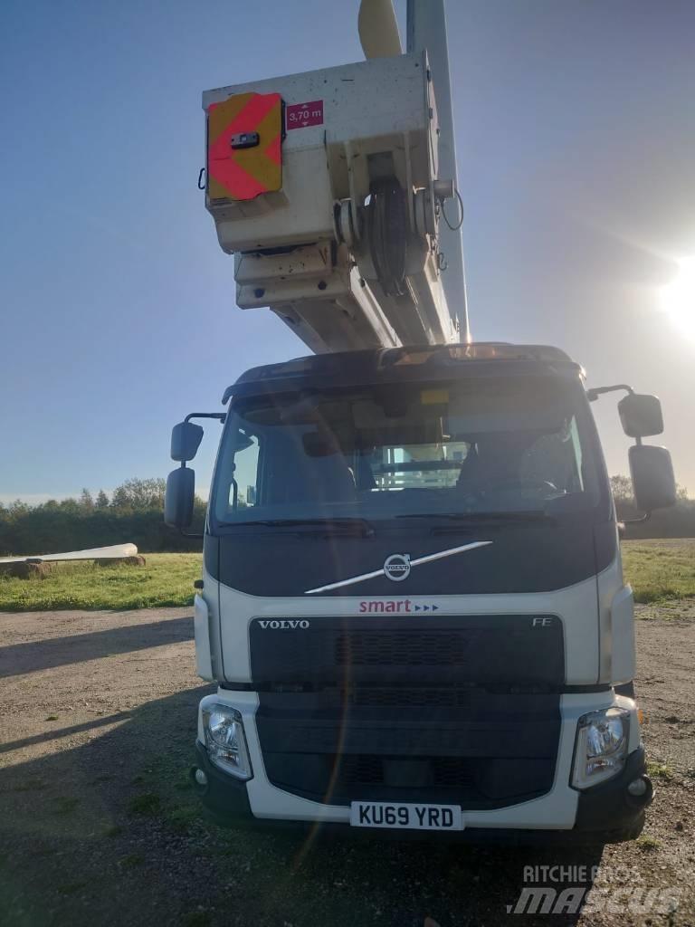 Bronto S38XDT - POA Ant vilkikų montuojamos kėlimo platformos