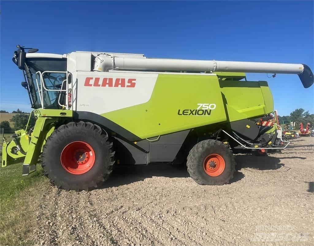 CLAAS Lexion 750 Derliaus nuėmimo kombainai