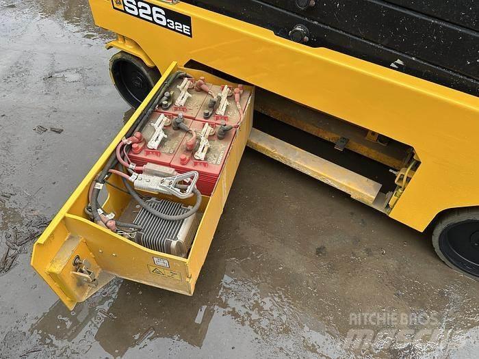 JCB S2632E Kiti keltuvai ir platformos