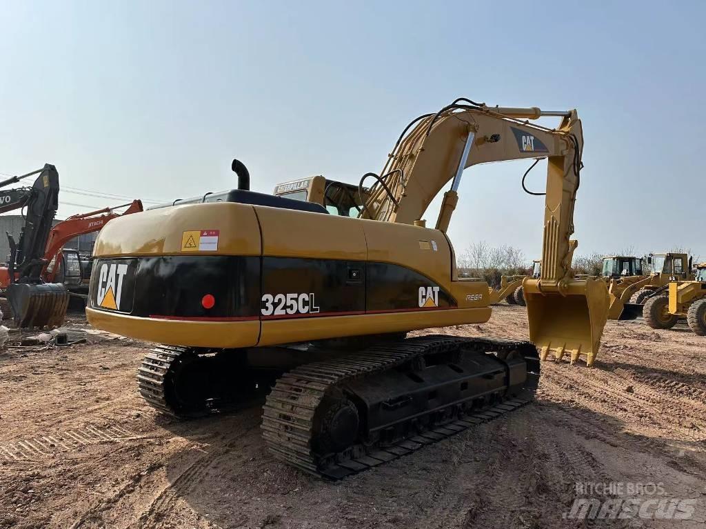 CAT 325 CL Vikšriniai ekskavatoriai
