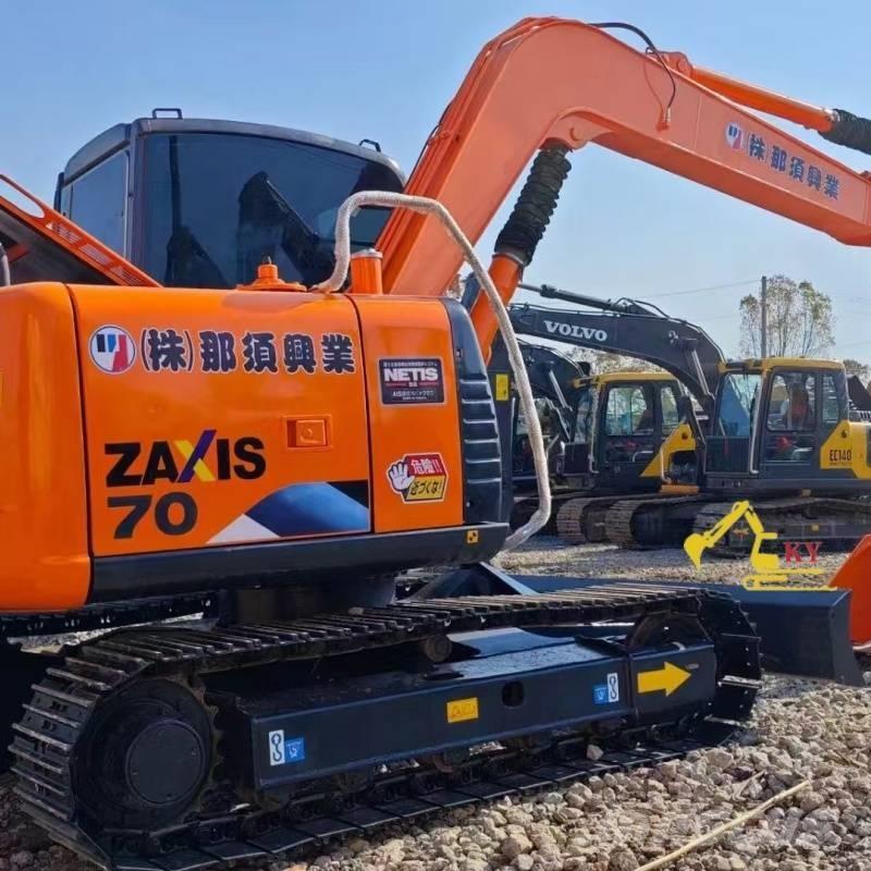 Hitachi 70 Vikšriniai ekskavatoriai