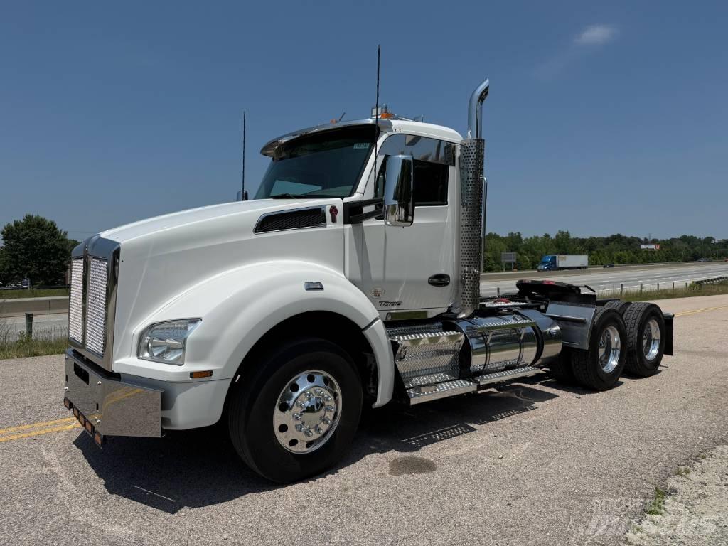 Kenworth T 880 Naudoti vilkikai
