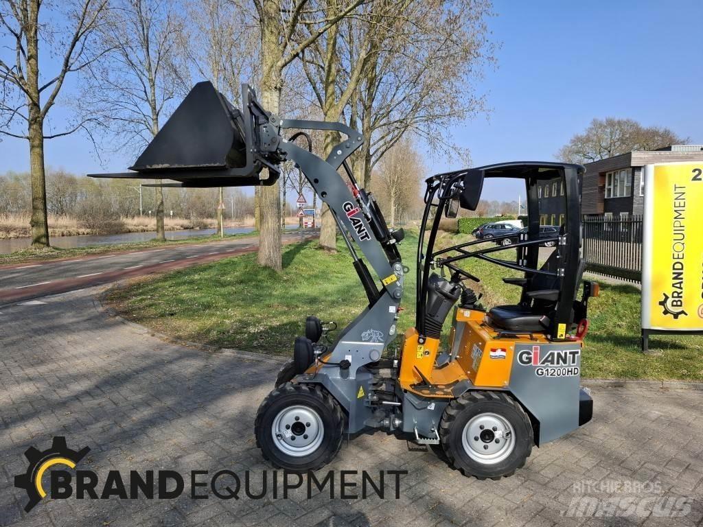 GiANT G1200HD Naudoti ratiniai krautuvai
