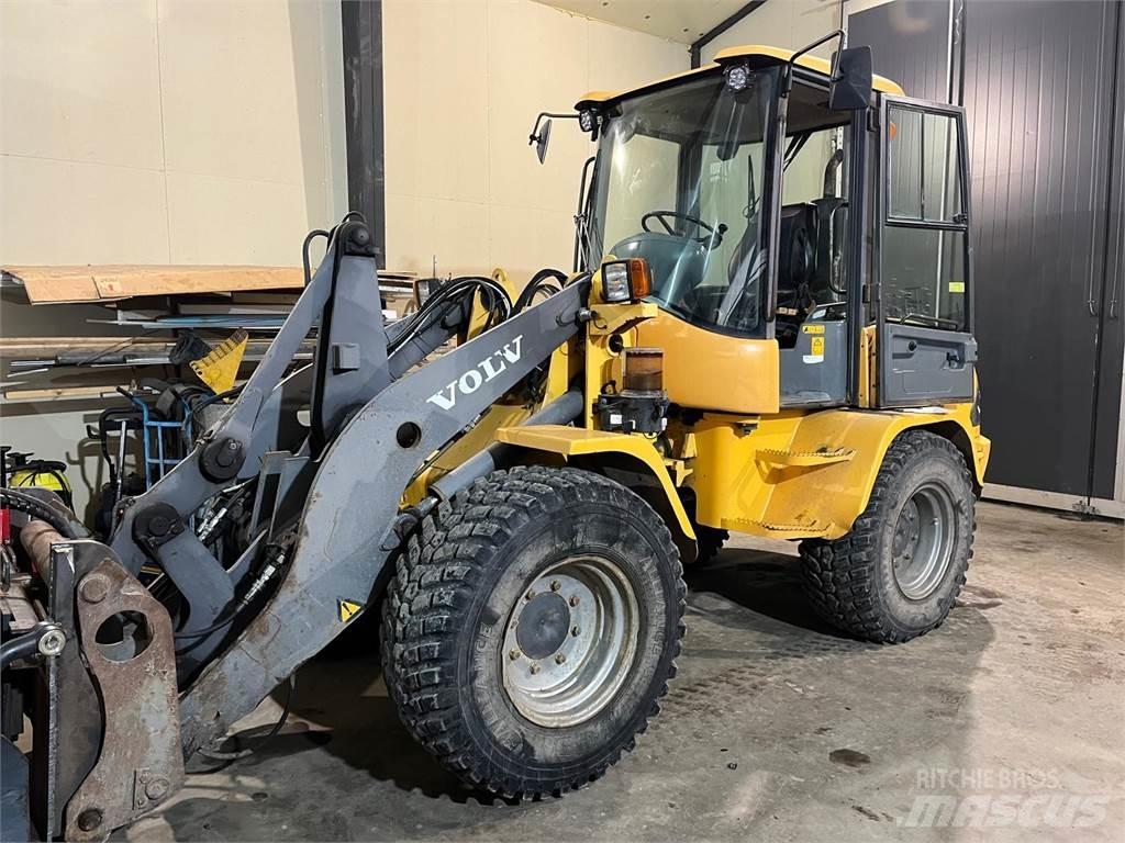 Volvo L35 TP/S Naudoti ratiniai krautuvai