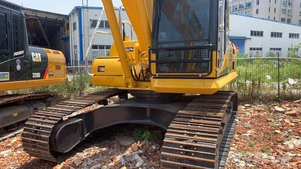 Komatsu PC 210 LC Vikšriniai ekskavatoriai
