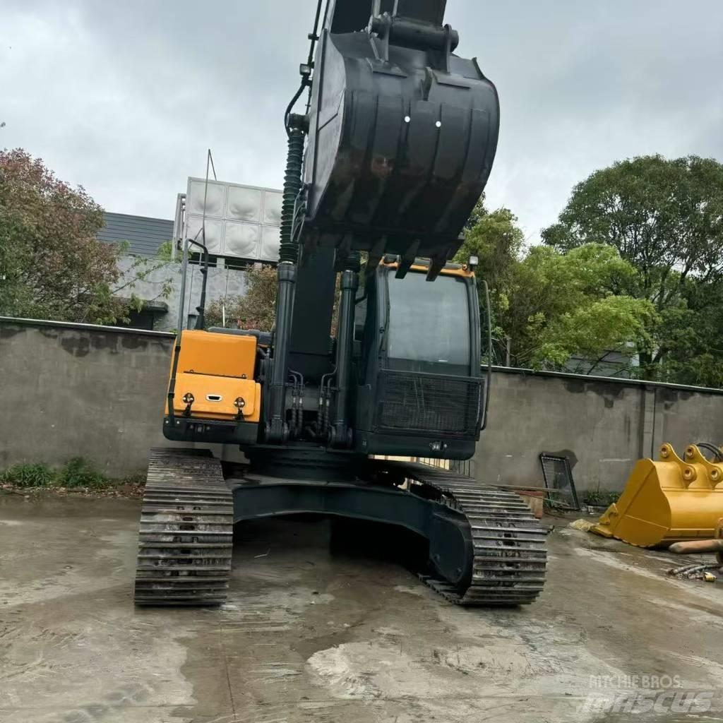 Hyundai R220LC-9S Vikšriniai ekskavatoriai