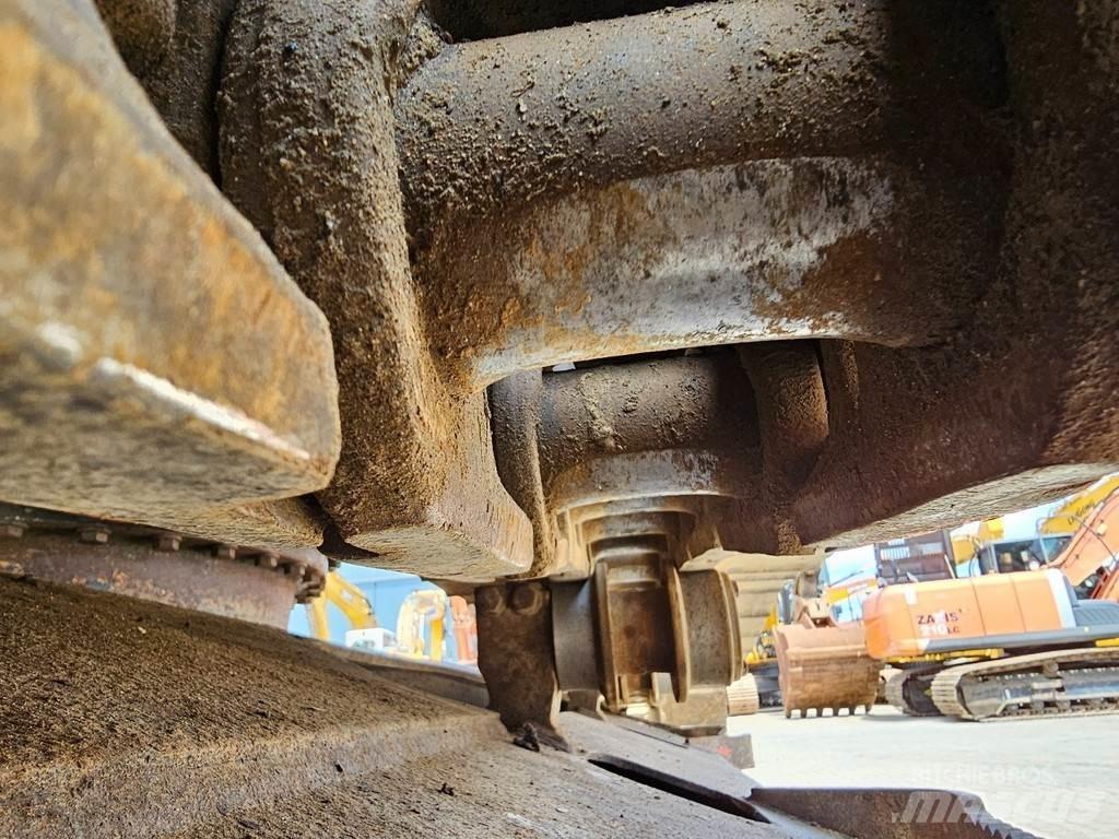 Komatsu PC210LC-8 Vikšriniai ekskavatoriai